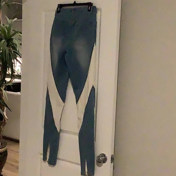 Fashion Nova Jeans Size 11 Stepping Up Split Hem Skinny jeans NWT. - Picture 4 of 4